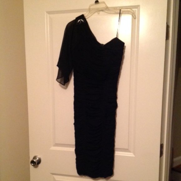 BLACK ONE SHOULDER PARTY DRESS - SIZE 14 - Picture 1 of 4
